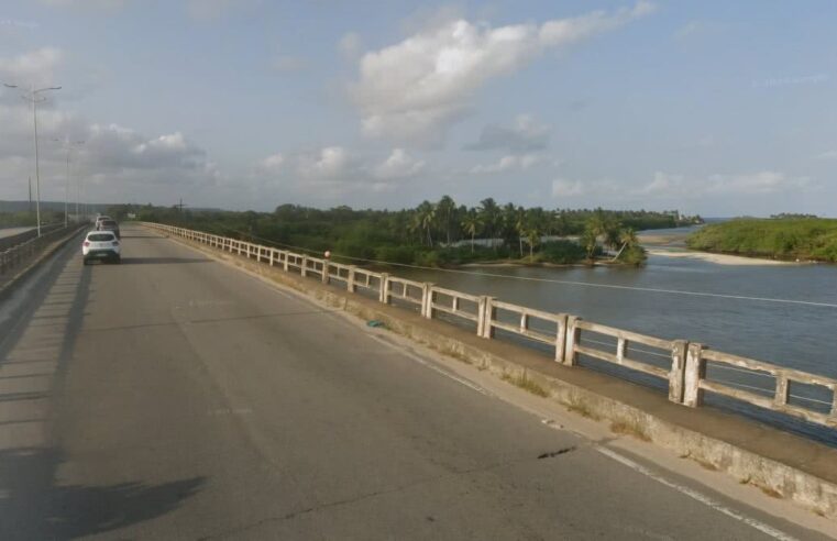 Defesa Civil realiza vistoria para avaliar risco de ruptura em cabeceira de ponte na AL 101 Sul